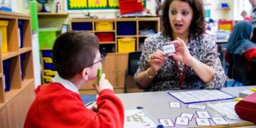 Gobierno podría eliminar el apoyo escolar a niños con necesidades especiales
