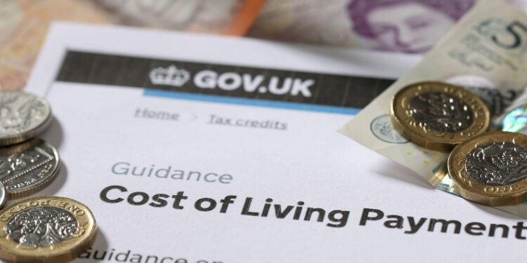 Pago coste de vida Reino Unido hasta £300 en junio