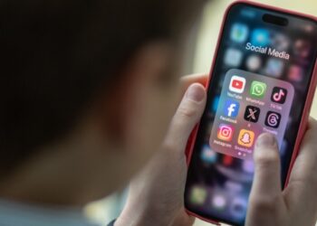 prohibir redes sociales a menores de 16 años