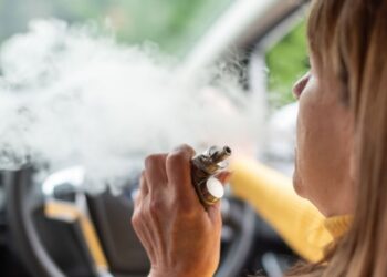 prohibir vapear en coches con menores