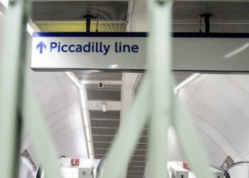 cierre Piccadilly Line Transport for London