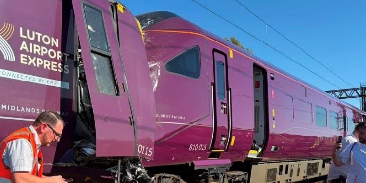 Choque de trenes en Bedford