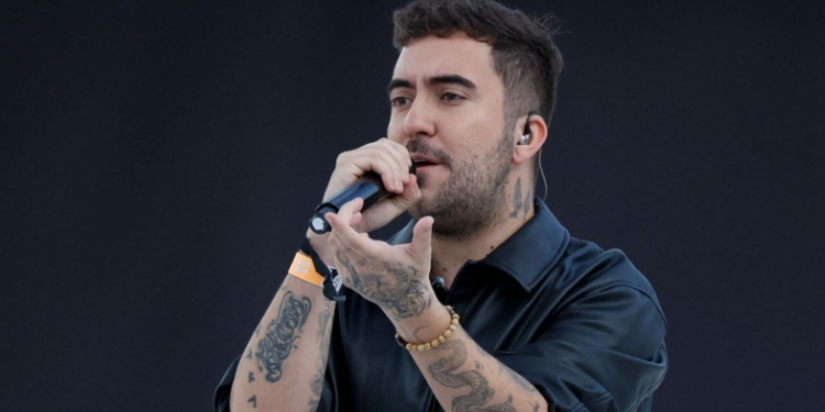 cantante Beret