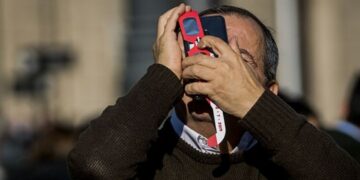 ver un eclipse con la cámara del teléfono