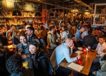 limitar el alcohol de pie en pubs