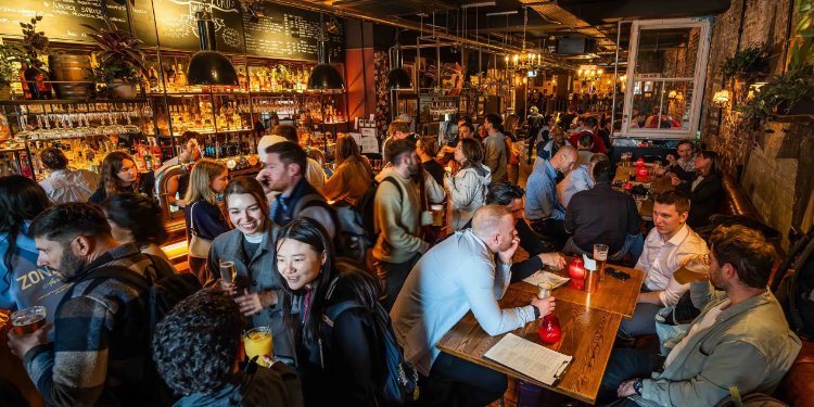 limitar el alcohol de pie en pubs